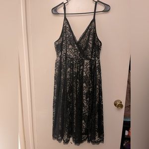 Torrid dress size 2 black lace baige under layer